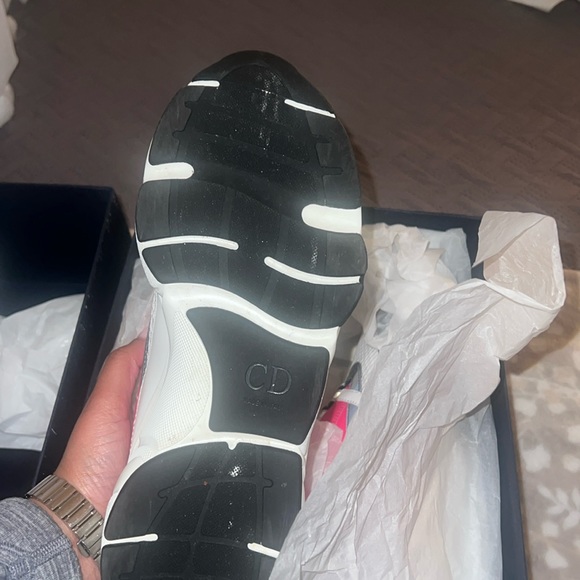 Men’s Dior Sneakers lightly worn - Picture 5 of 5